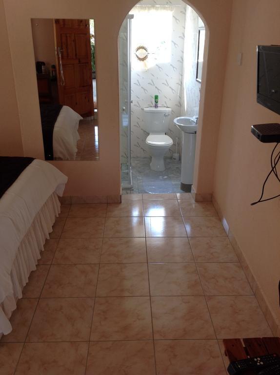 Lynns Guest House Bulawayo Exterior photo